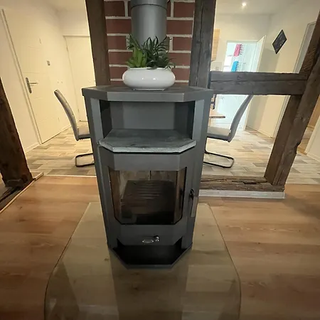 Gruenes Haus Dornburg アパート